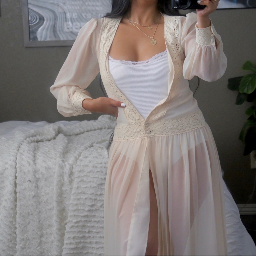 ONE TEASPOON Lace Savanna Cream Kimono Cover Up - Picture 4 of 10
